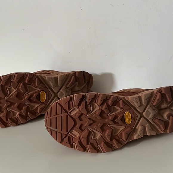 HOKA
WOMEN'S ANACAPA BREEZE LOW RETAIL PRICE
$169.99 USD - Picture 8 of 8